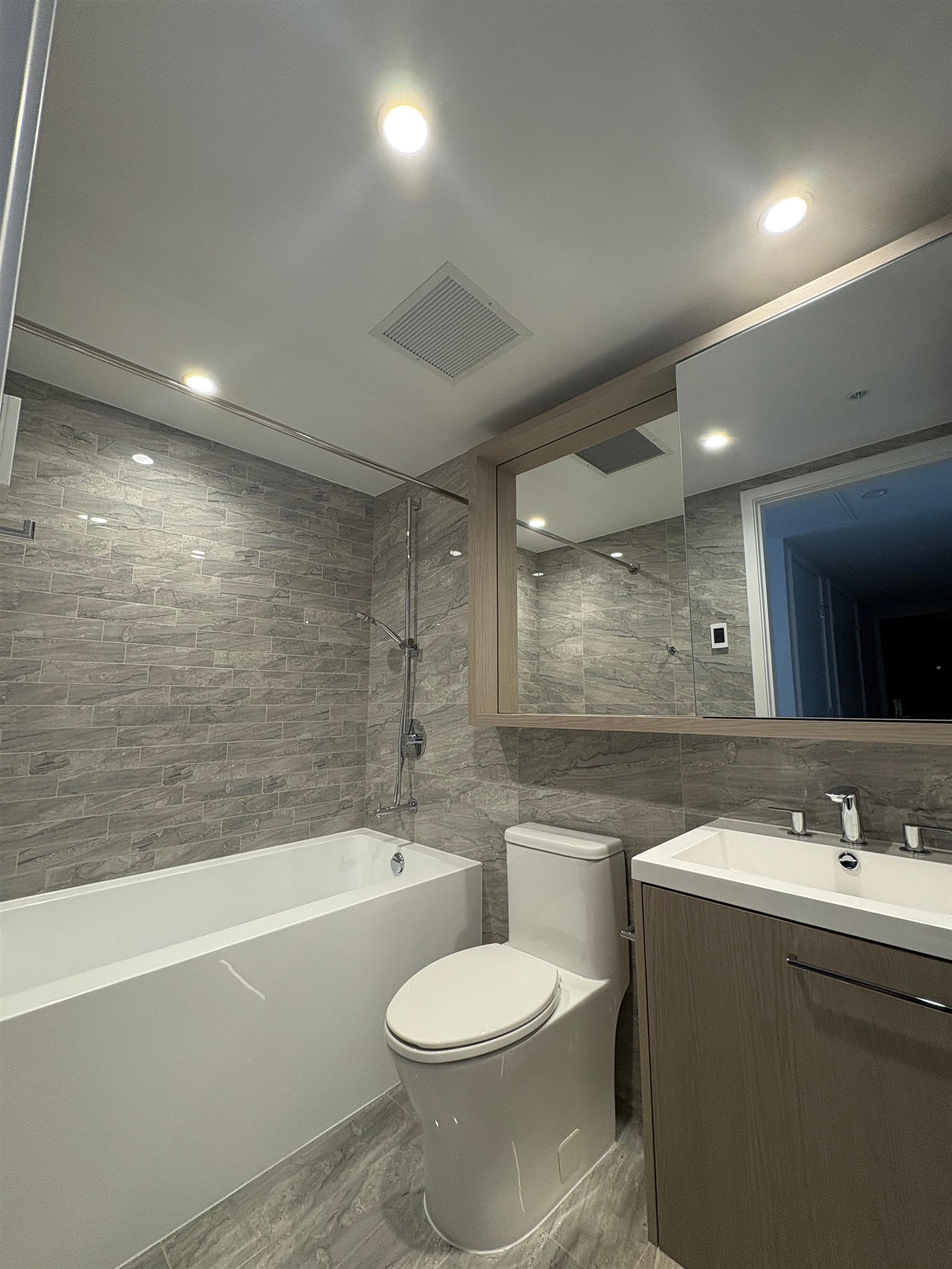 XX - 6608 Sussex Avenue, Burnaby, V5H 0M3 — photo 3