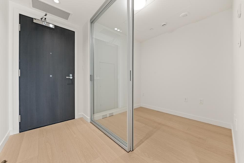 501 - 785 Hourbour Way, North Vancouver, V7P 0G3 — photo 2