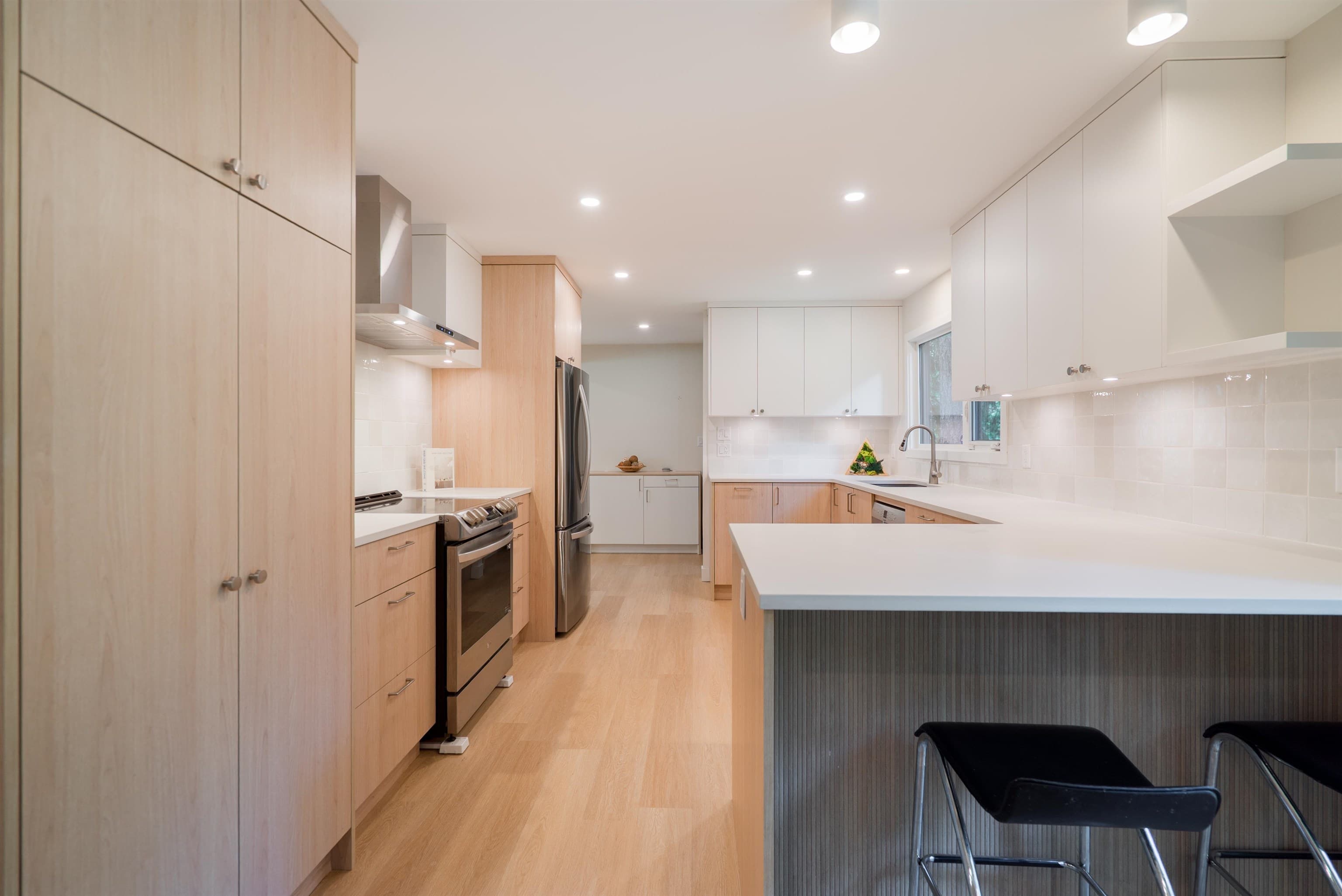 1139 Heritage Boulevard, North Vancouver, V7J 3G8 — photo 1