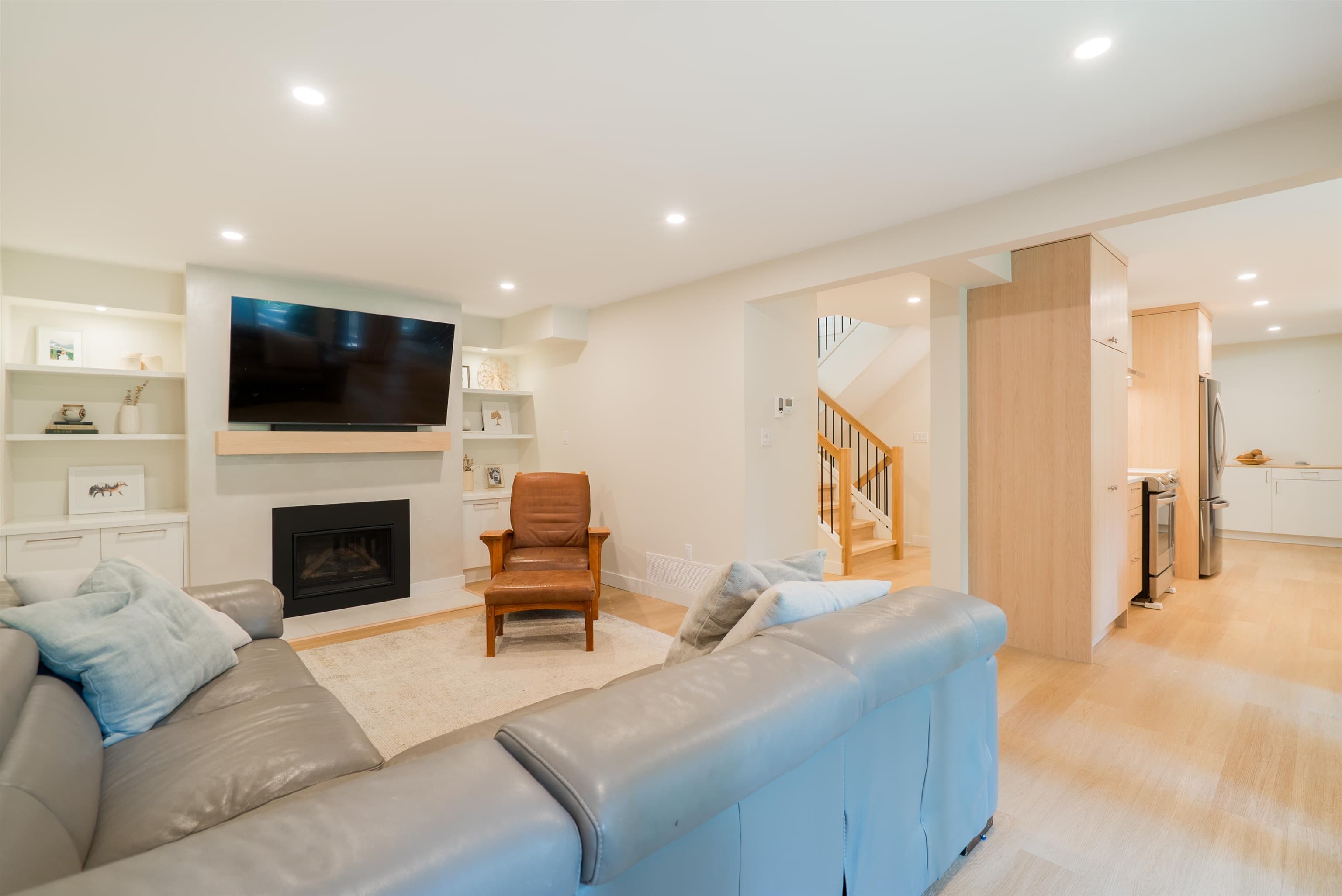 1139 Heritage Boulevard, North Vancouver, V7J 3G8 — photo 5