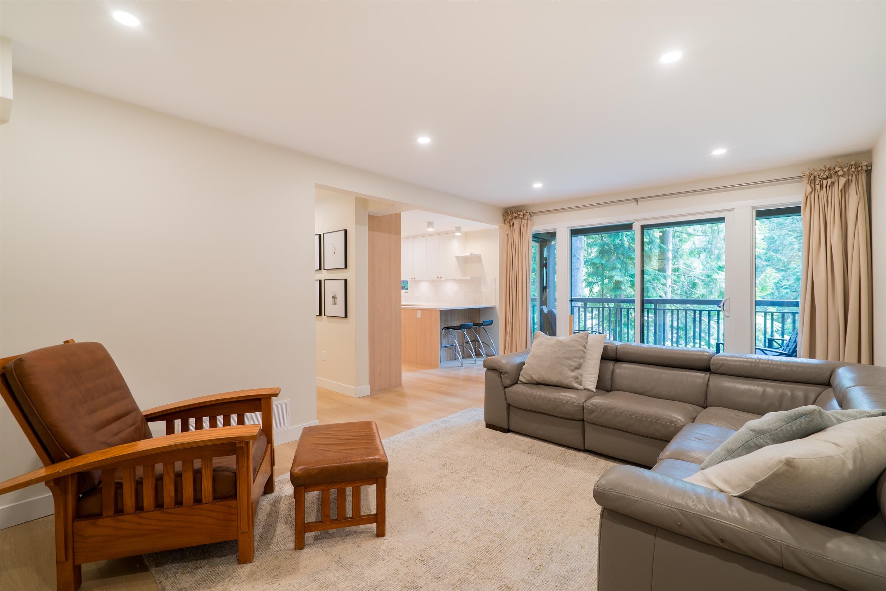 1139 Heritage Boulevard, North Vancouver, V7J 3G8 — photo 4
