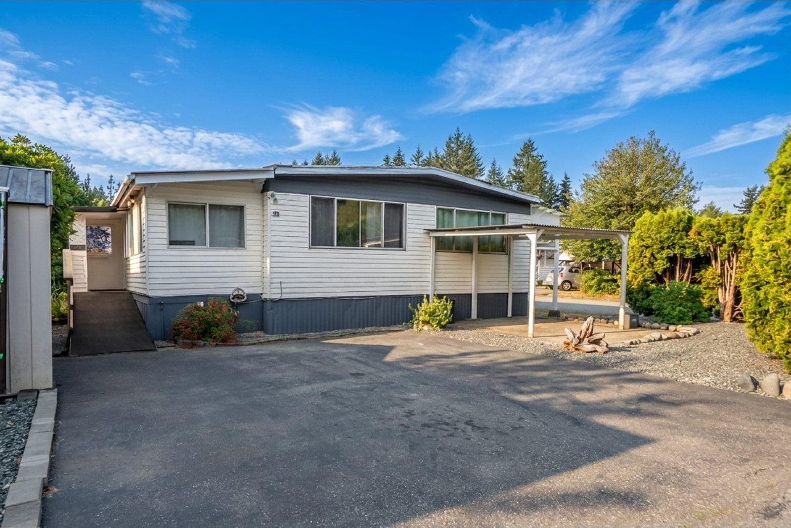 21 - 3031 200 Street, Langley, V2Z 1N5 — photo 1