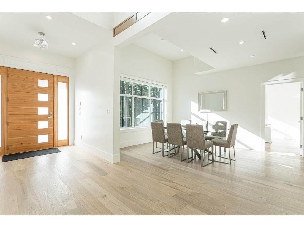 8267 Government Road, Burnaby, V5A 2E4 — photo 3