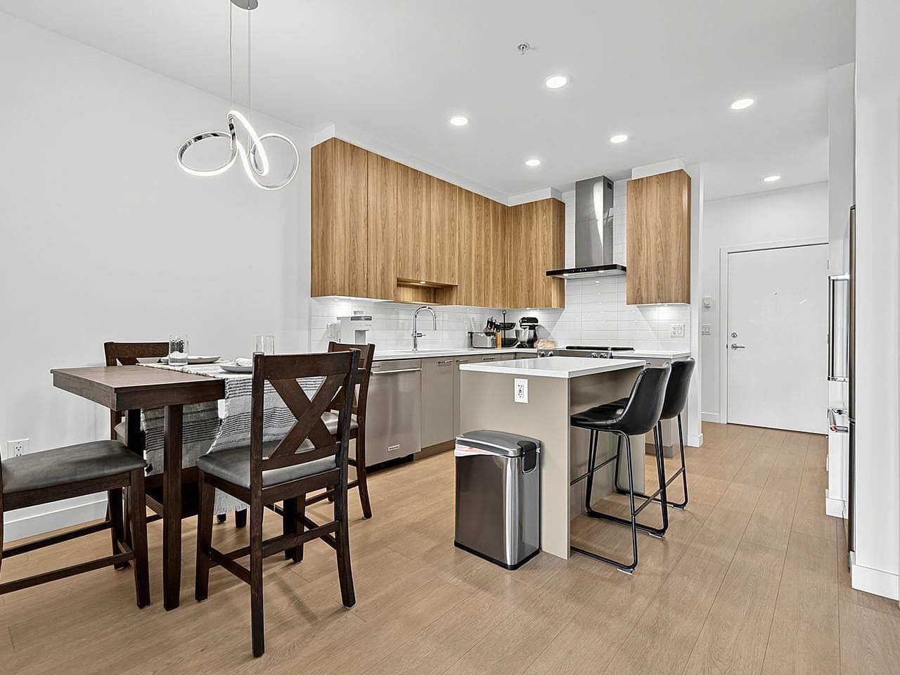 511 - 7599 15 Street, Burnaby, V3N 0H9 — photo 2