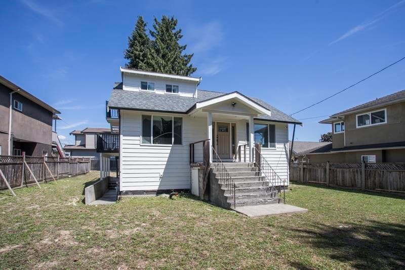 7520 Canada Way, Burnaby, V3N 3K2 — photo 3