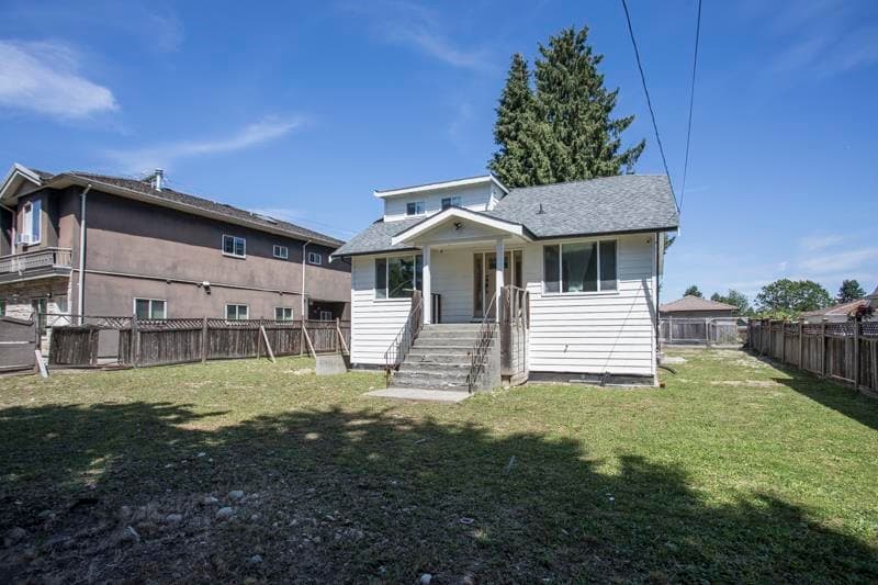 7520 Canada Way, Burnaby, V3N 3K2 — photo 4