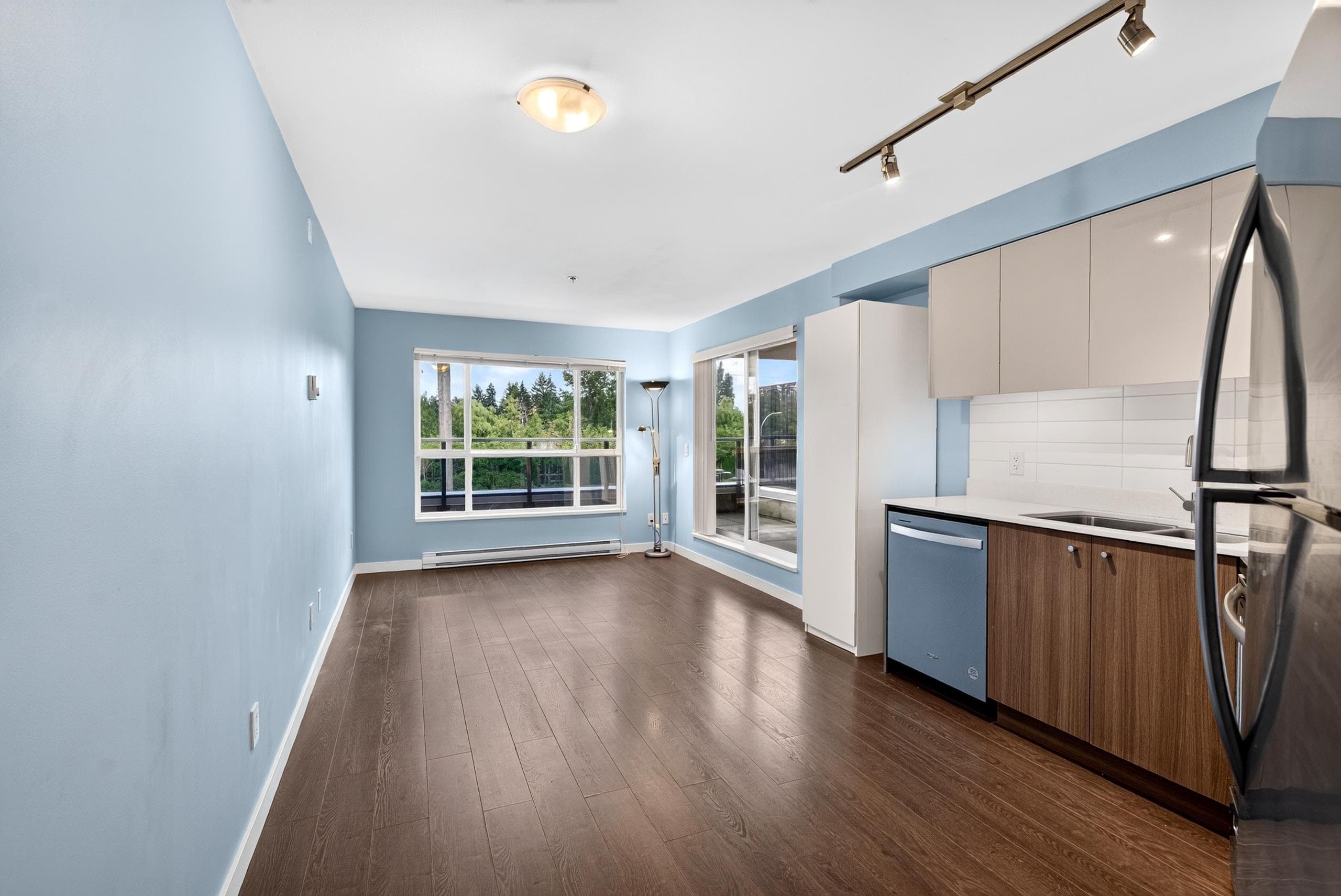 204 - 10688 140 Street, Surrey, V3T 0M6 — photo 4