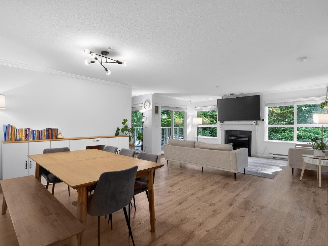 207 - 9668 148 Street, Surrey