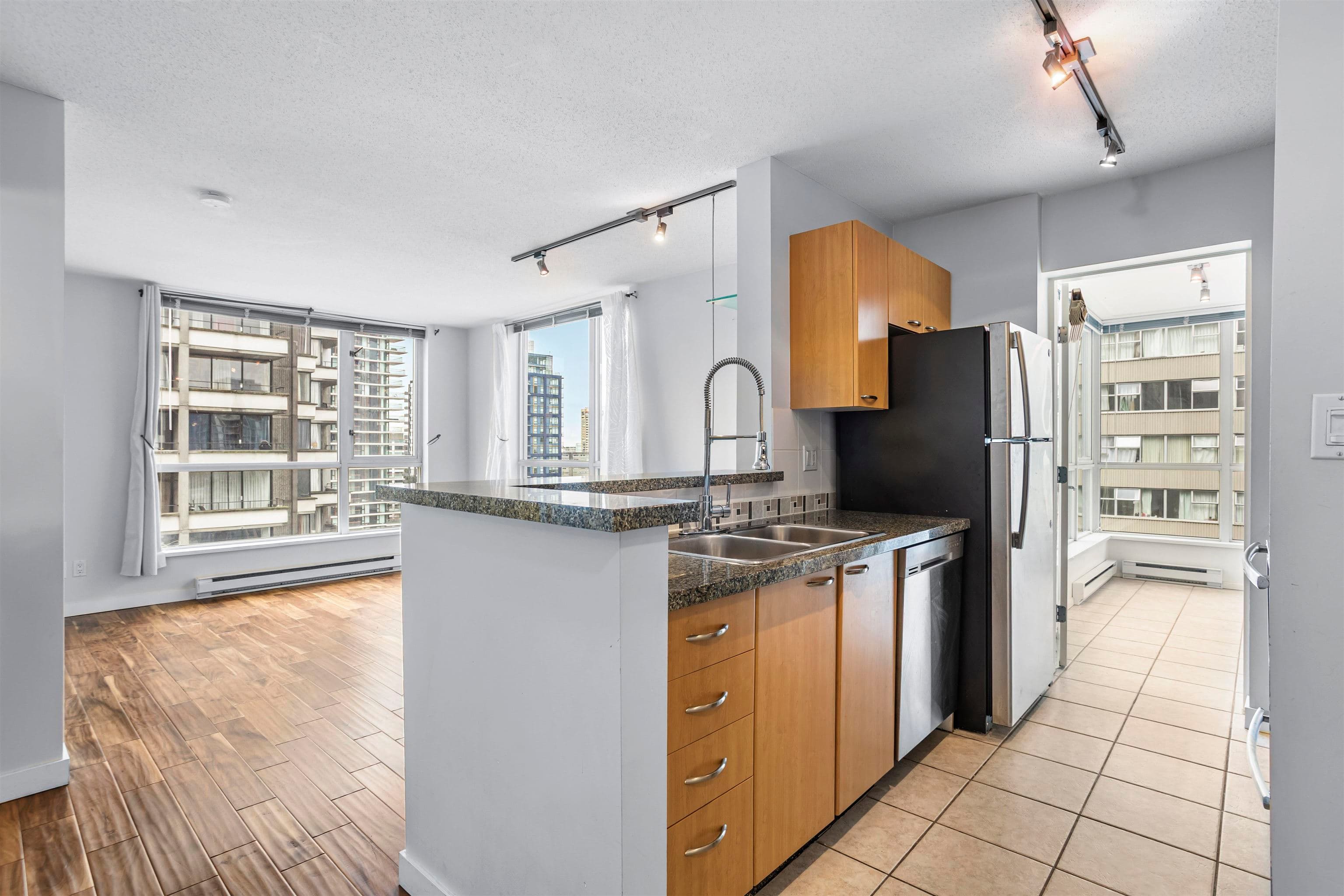 1506 - 1420 W Georgia Street, Vancouver, V6G 3K4 — photo 2