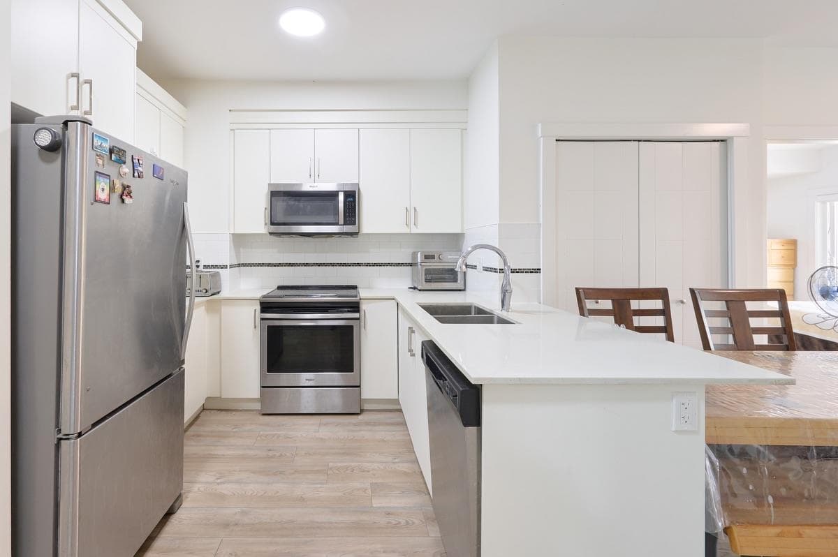 305 - 22577 Royal Crescent, Maple Ridge, V2X 2M2 — photo 2