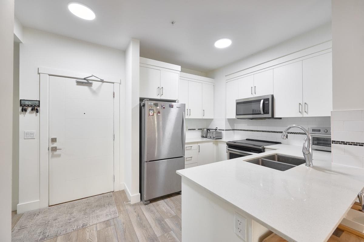 305 - 22577 Royal Crescent, Maple Ridge, V2X 2M2 — photo 4