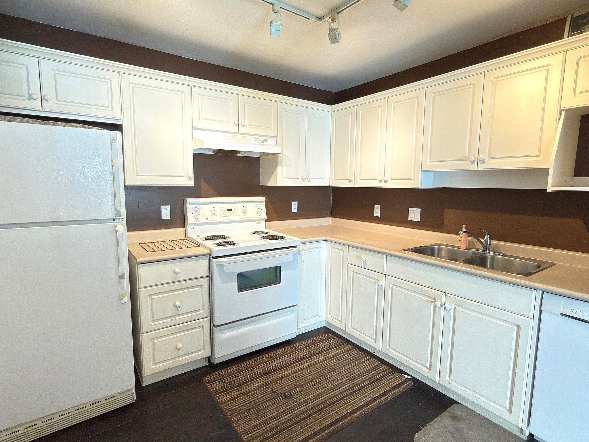 211 - 32085 George Ferguson Way, Abbotsford, V2T 2K7 — photo 3