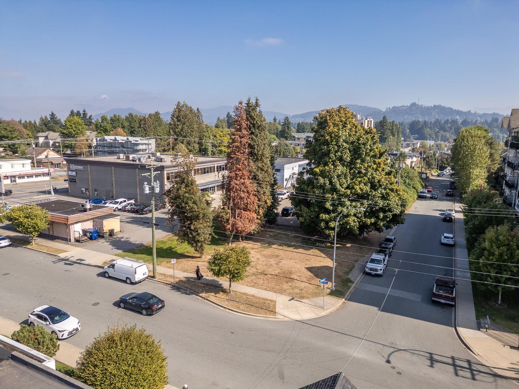 2604 E Bourquin Crescent, Abbotsford, V2S 1Y7 — photo 3