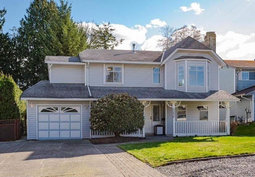 13526 64a Avenue, Surrey, V3W 9H7 — photo 1