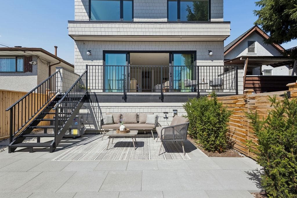 3 - 2124 E 8 Avenue, Vancouver
