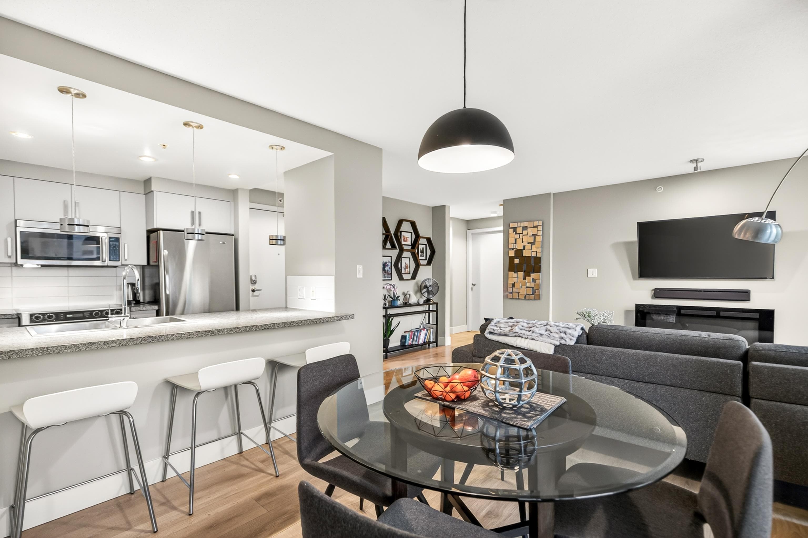 604 - 2959 Glen Drive, Coquitlam, V3B 0B8 — photo 2