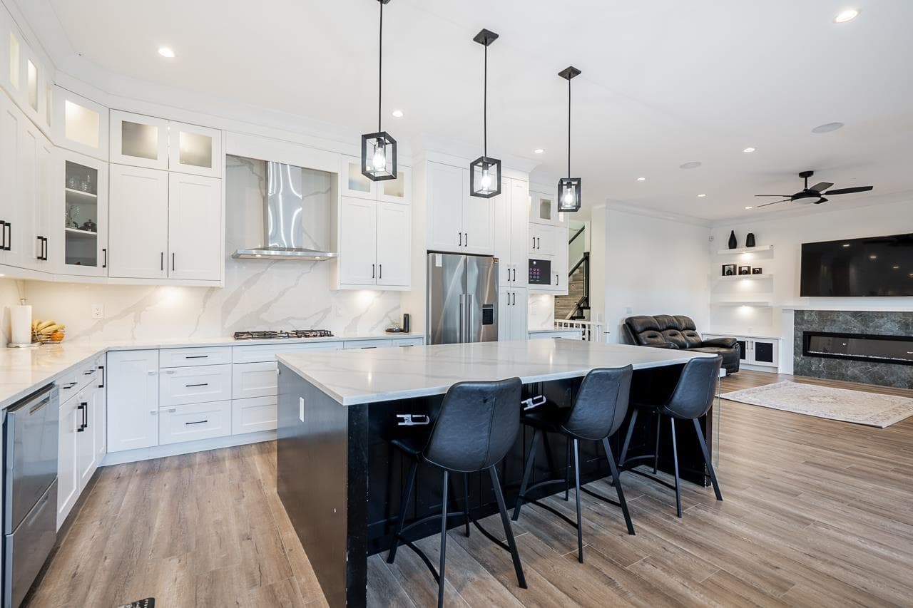 17825 Barnston Drive, Surrey, V4N 6T4 — photo 5