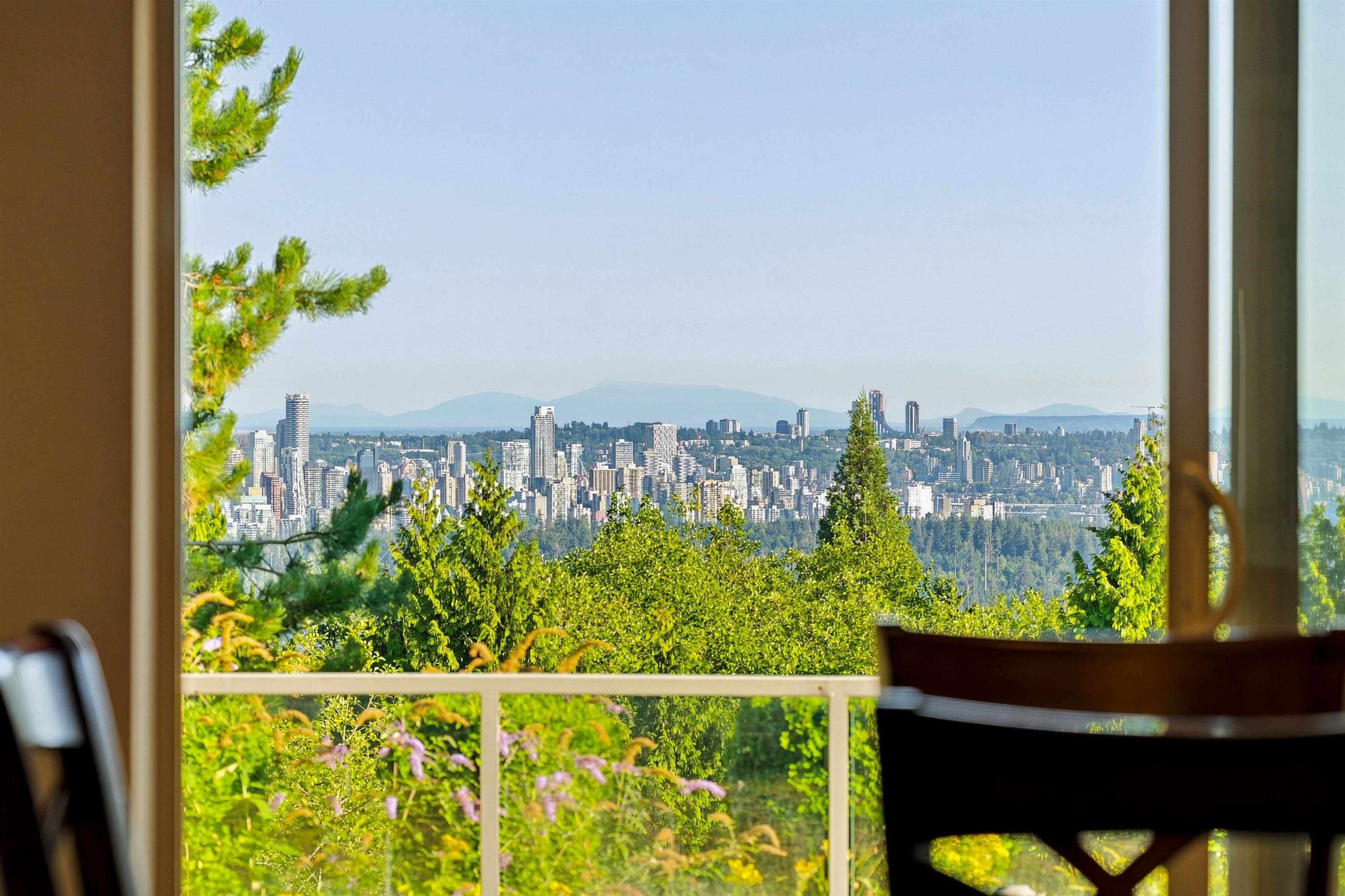 Lower - 2426 Westhill Court, West Vancouver, V7S 3A5 — photo 2