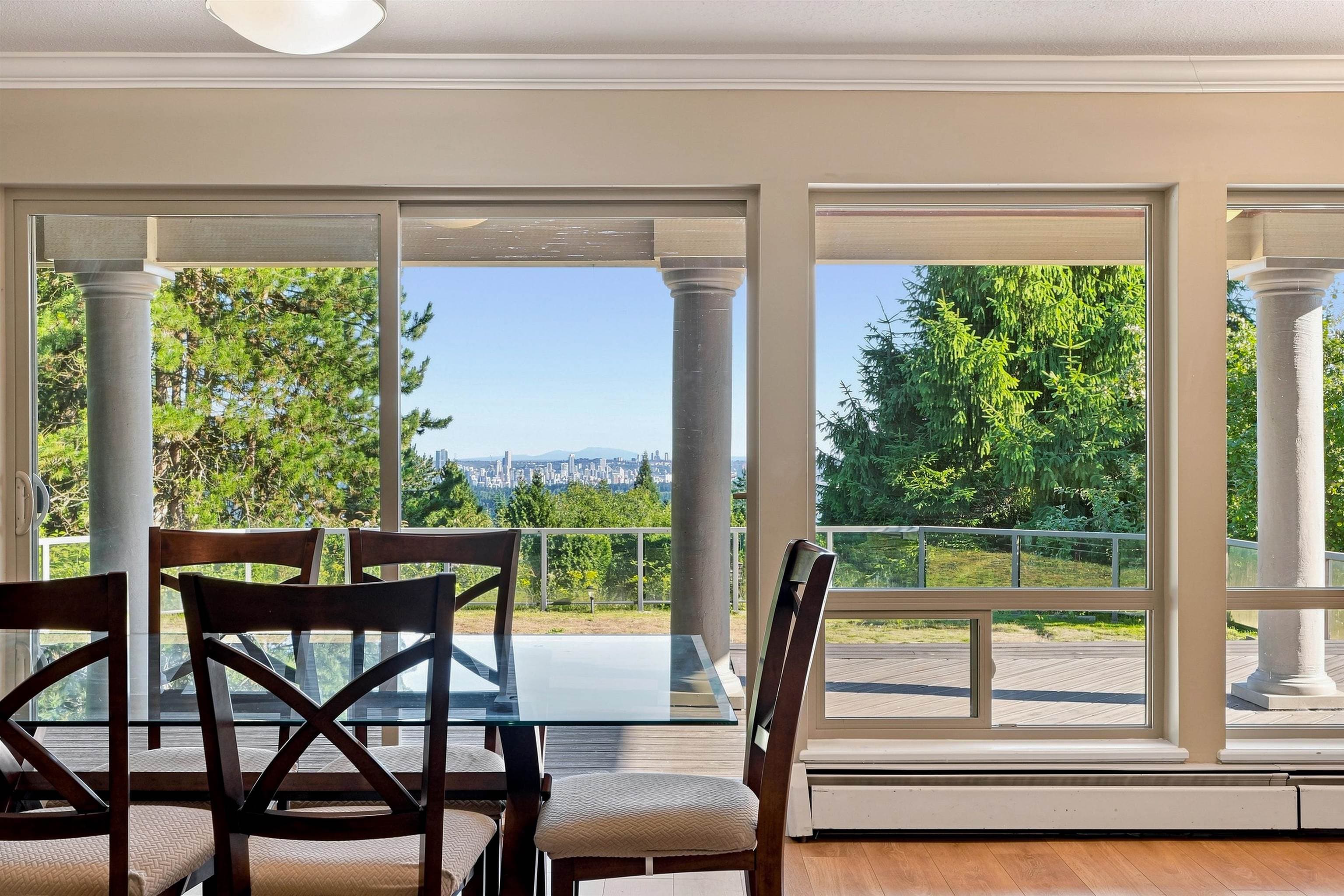 Lower - 2426 Westhill Court, West Vancouver