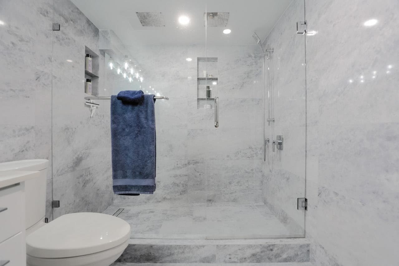 221 - 1215 Lansdowne Drive, Coquitlam, V3E 2P6 — photo 3