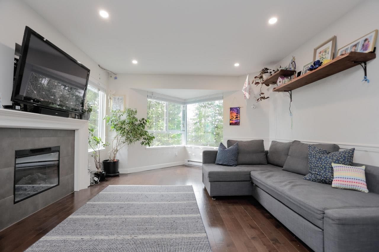 221 - 1215 Lansdowne Drive, Coquitlam, V3E 2P6 — photo 1