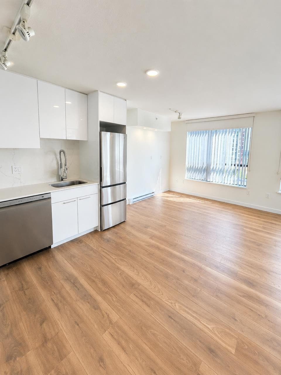 1002 - 2982 Burlington Drive, Coquitlam, V3E 1R2 — photo 2