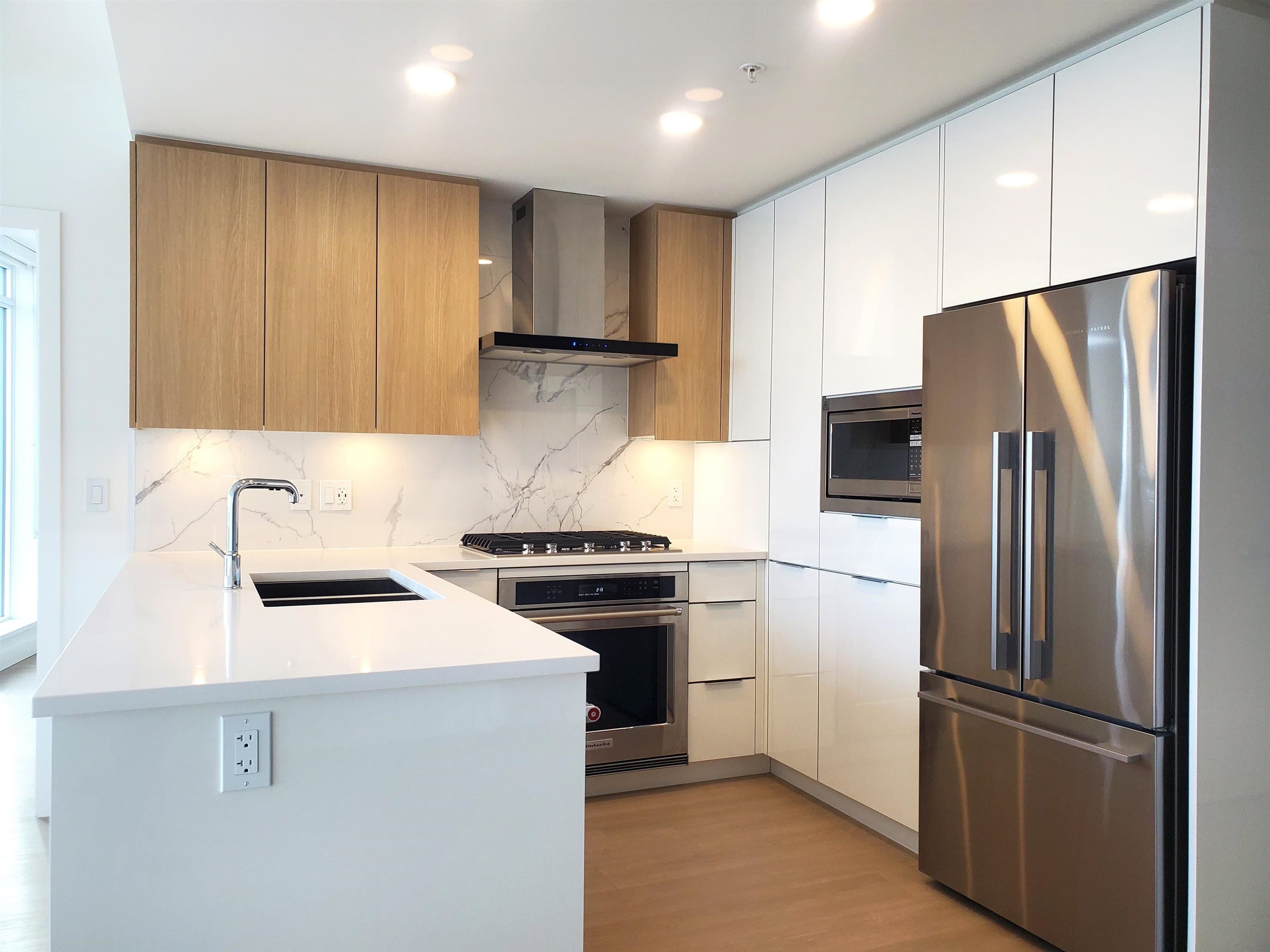 1406 - 7683 Park Crescent, Burnaby, V3N 0J4 — photo 5