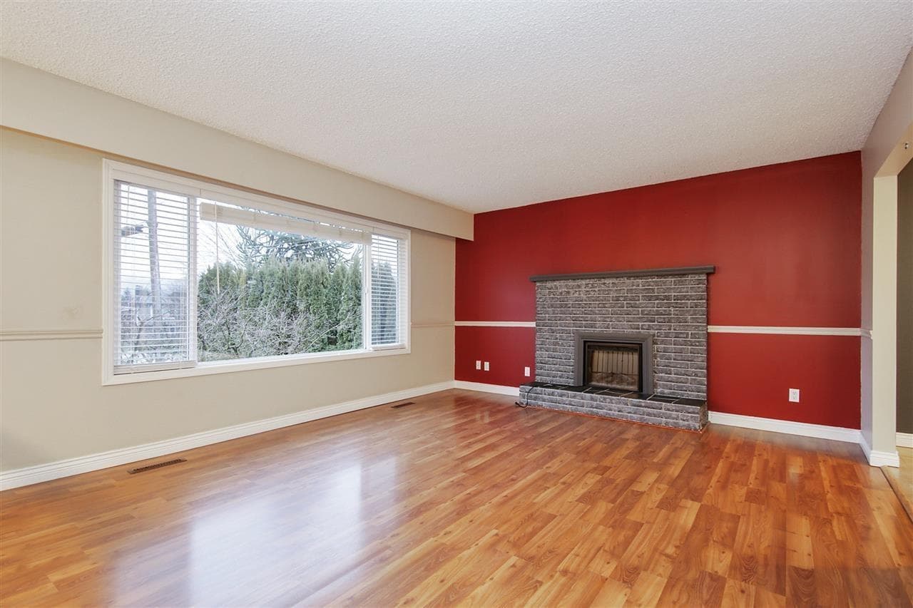 10111 Shamrock Drive, Chilliwack, V2P 5L3 — photo 2