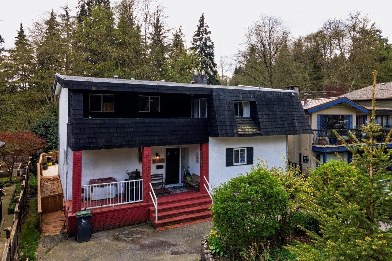 4339 Cliffmont Road, North Vancouver, V7G 1J6 — photo 2
