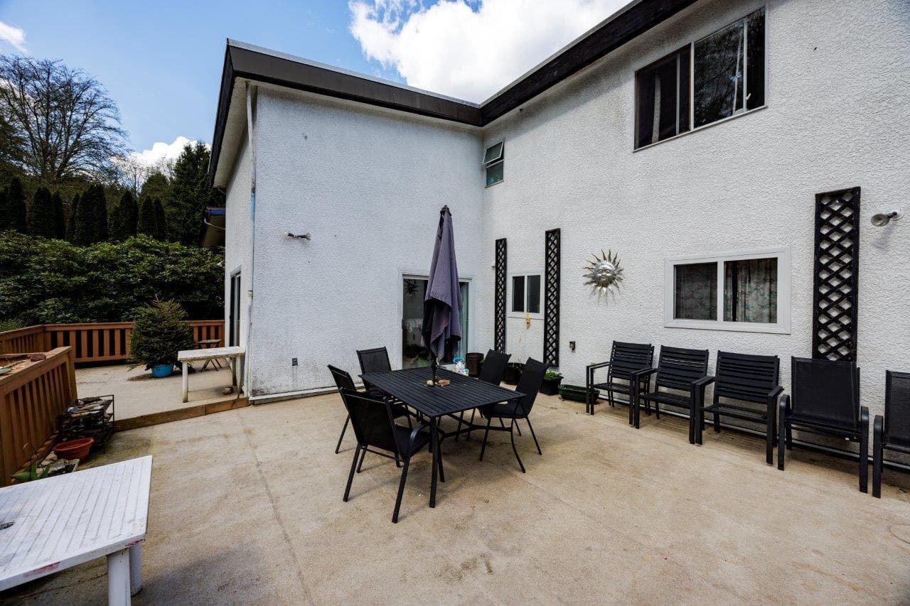 4339 Cliffmont Road, North Vancouver, V7G 1J6 — photo 4