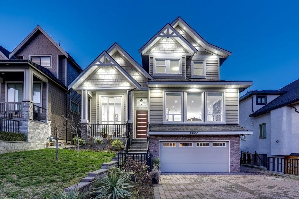 18833 54a Avenue, Surrey, V3S 6R4 — photo 2