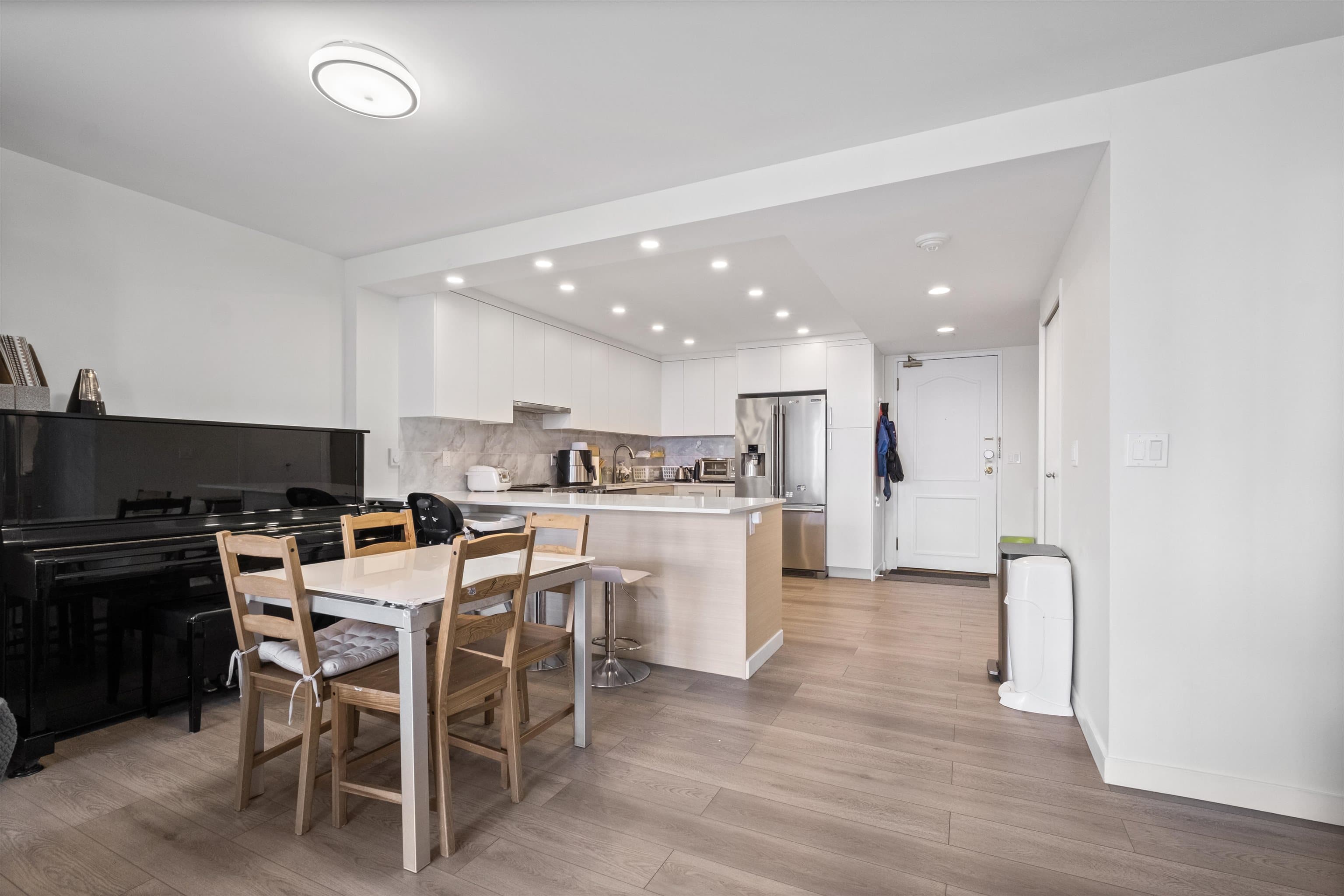 1404 - 4350 Beresford Street, Burnaby, V5H 4K9 — photo 5