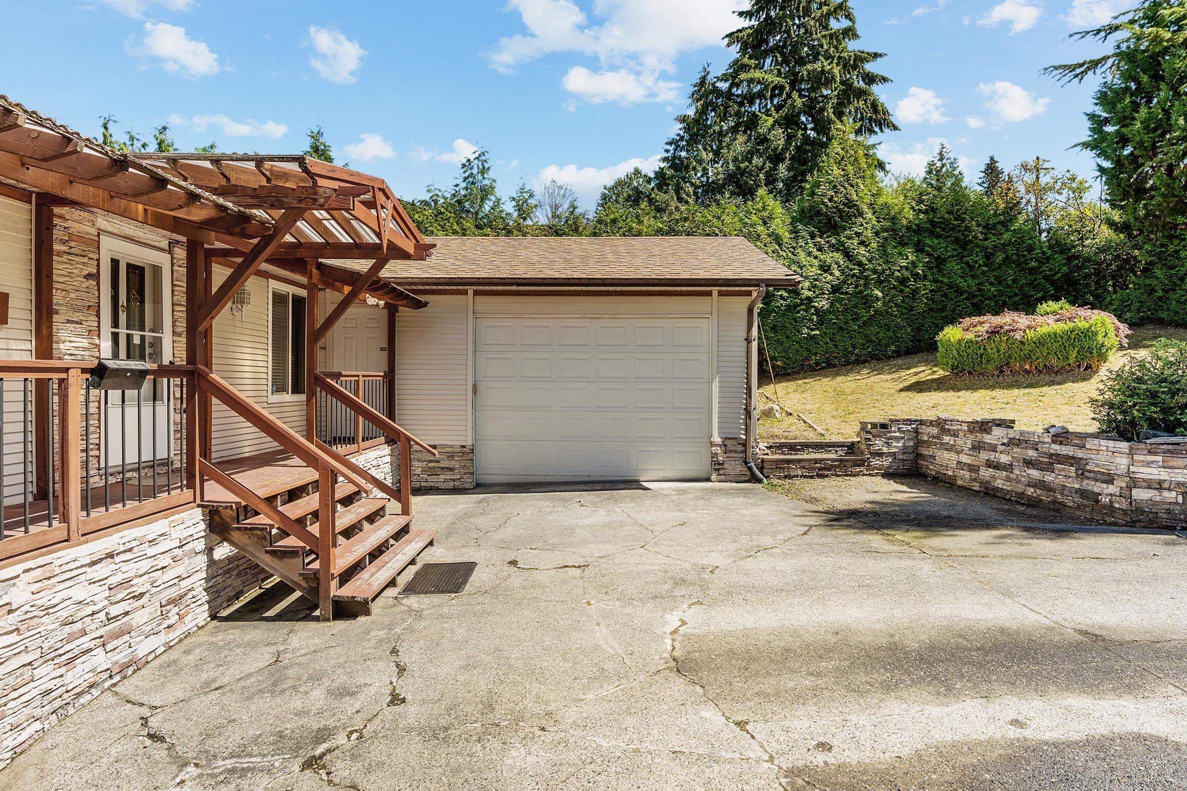 13475 113 Avenue, Surrey, V3R 6S9 — photo 4
