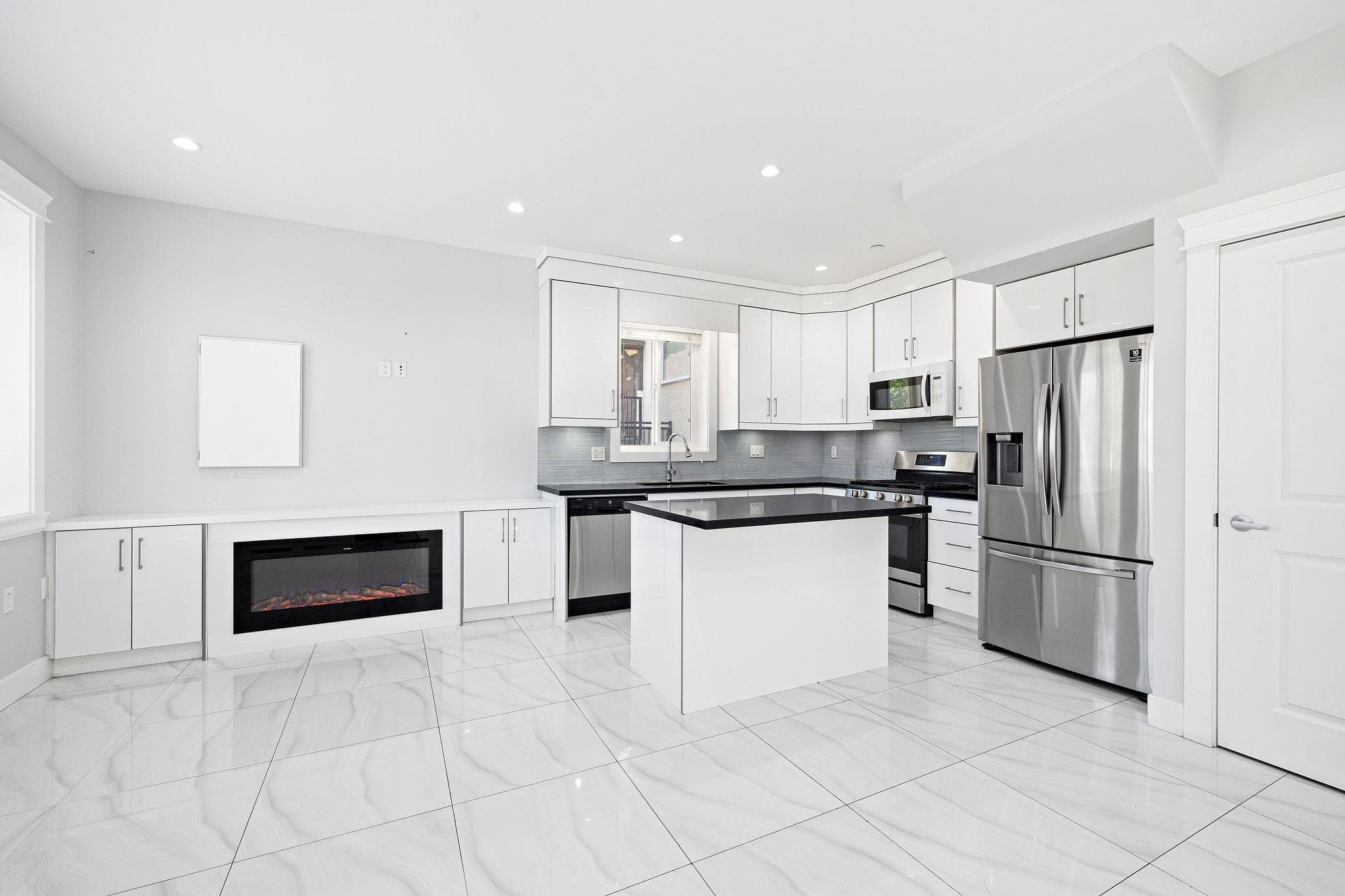 1 - 2430 E 41 Street, Vancouver, V5R 2W4 — photo 3