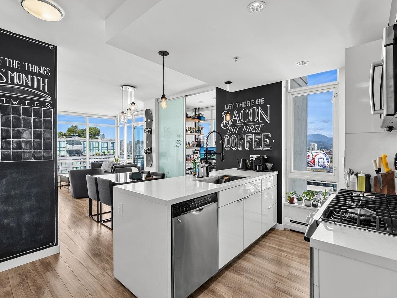 1902 - 1775 Quebec Street, Vancouver, V5T 0E3 — photo 1
