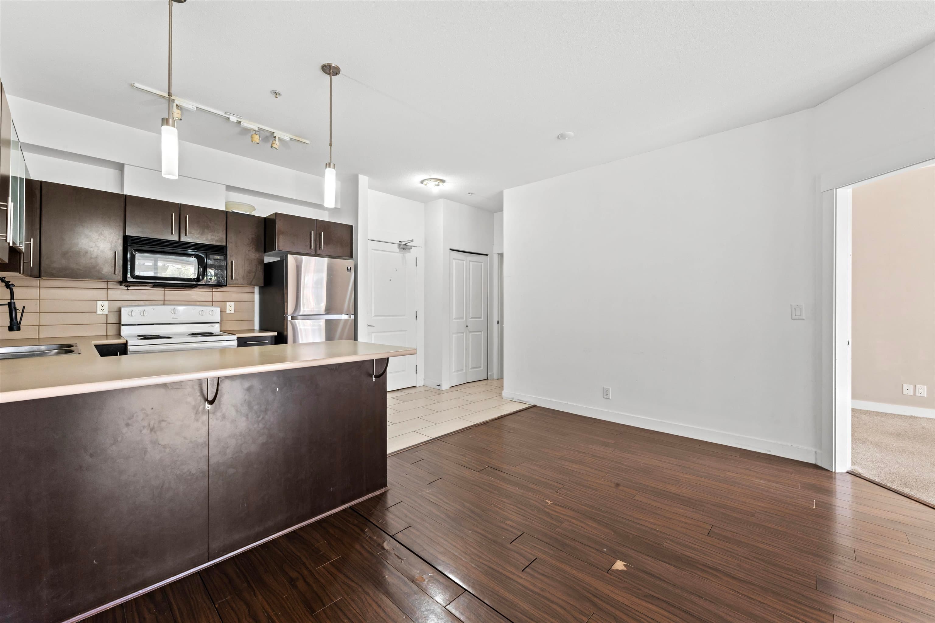 111 - 33545 Rainbow Avenue, Abbotsford, V2S 1Z6 — photo 4