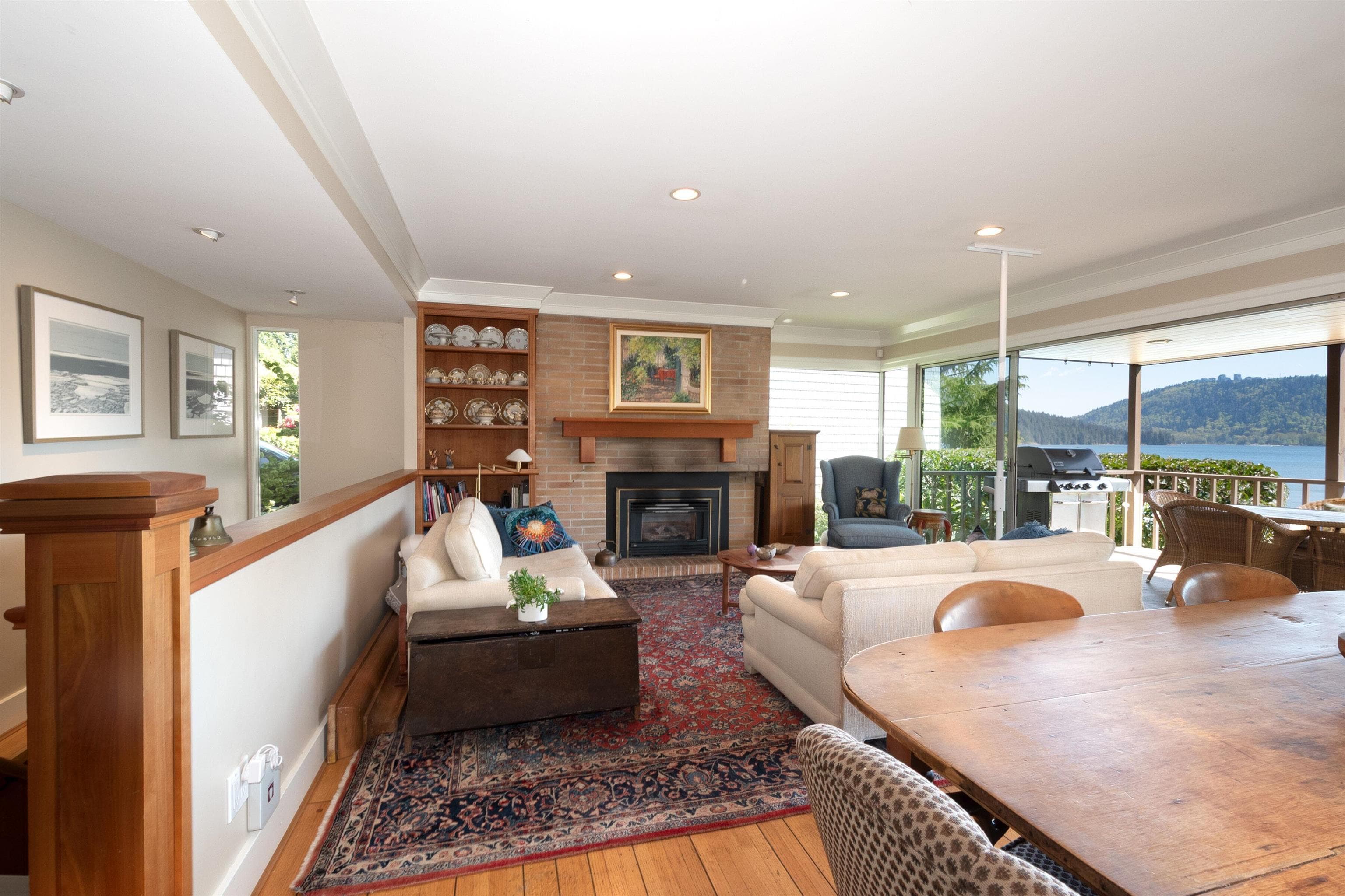 4455 Harris Place, North Vancouver, V7G 1E9 — photo 3