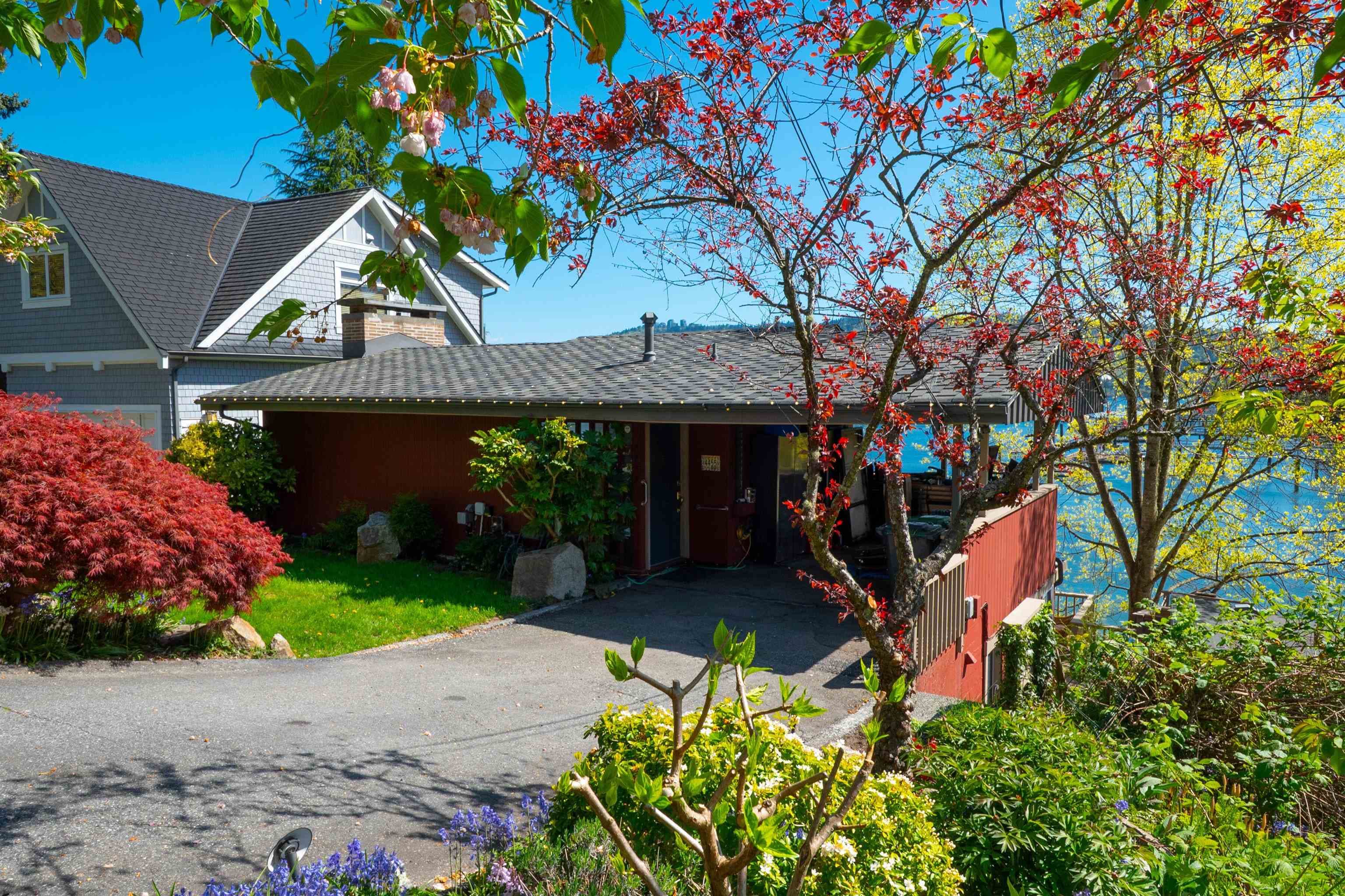 4455 Harris Place, North Vancouver, V7G 1E9 — photo 1