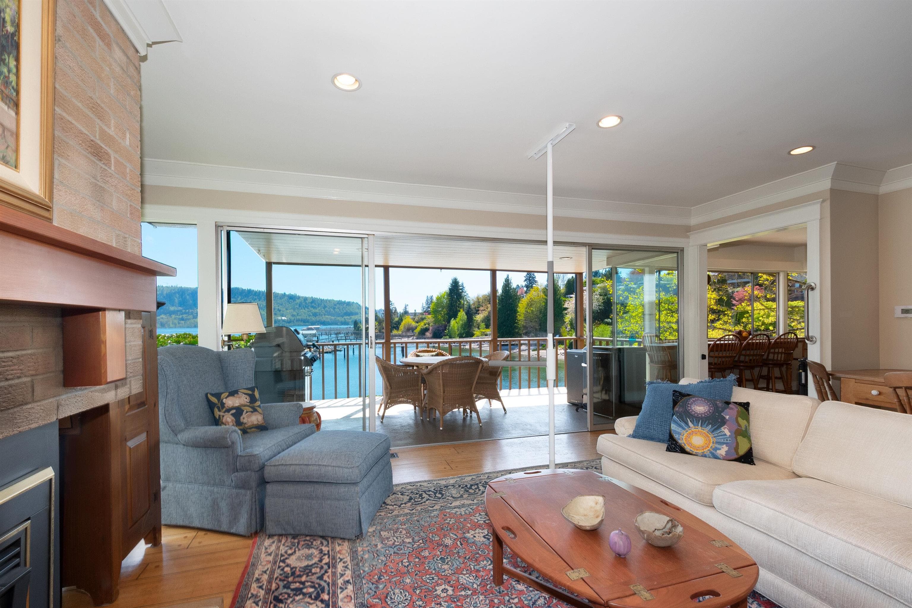 4455 Harris Place, North Vancouver, V7G 1E9 — photo 5