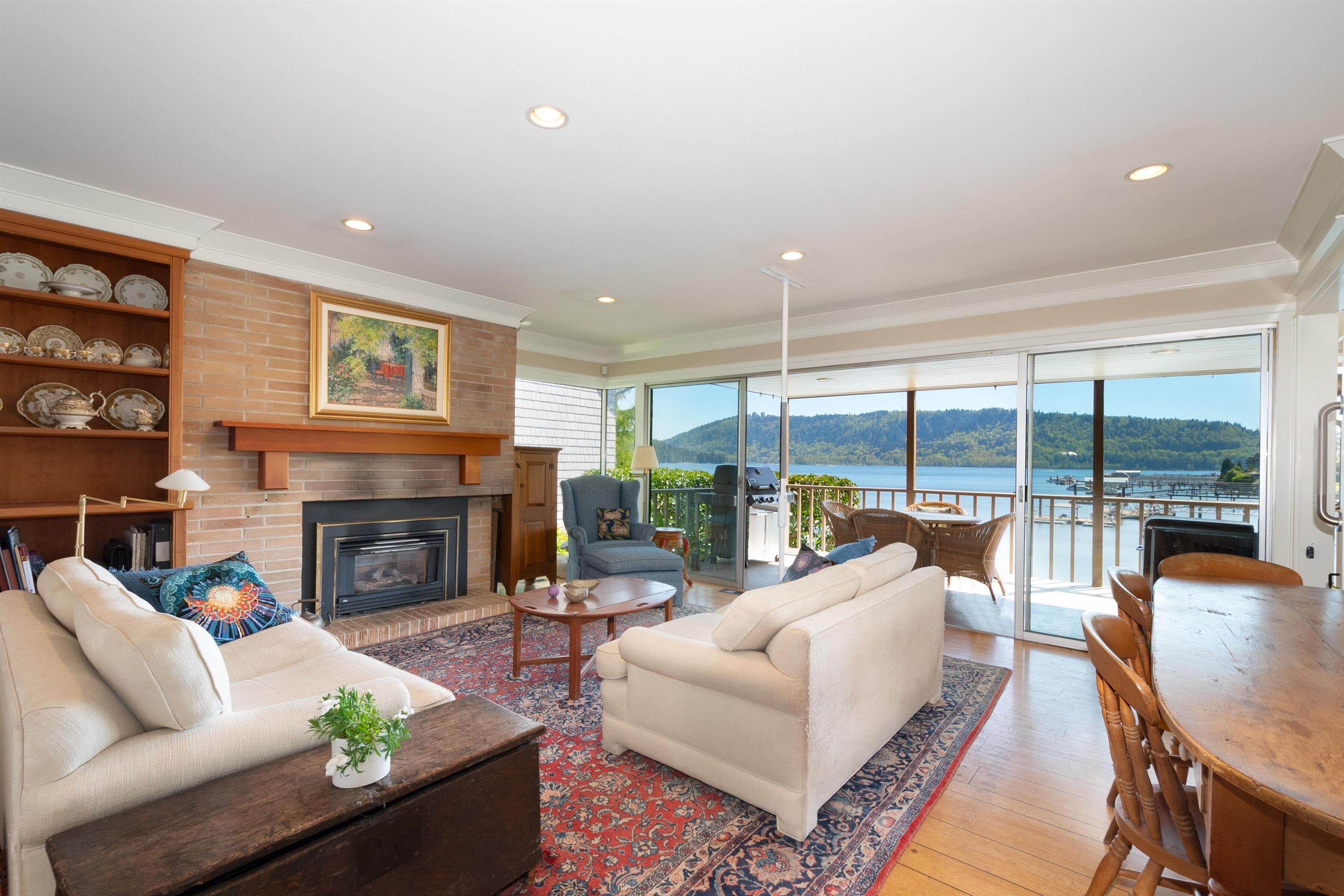 4455 Harris Place, North Vancouver, V7G 1E9 — photo 4
