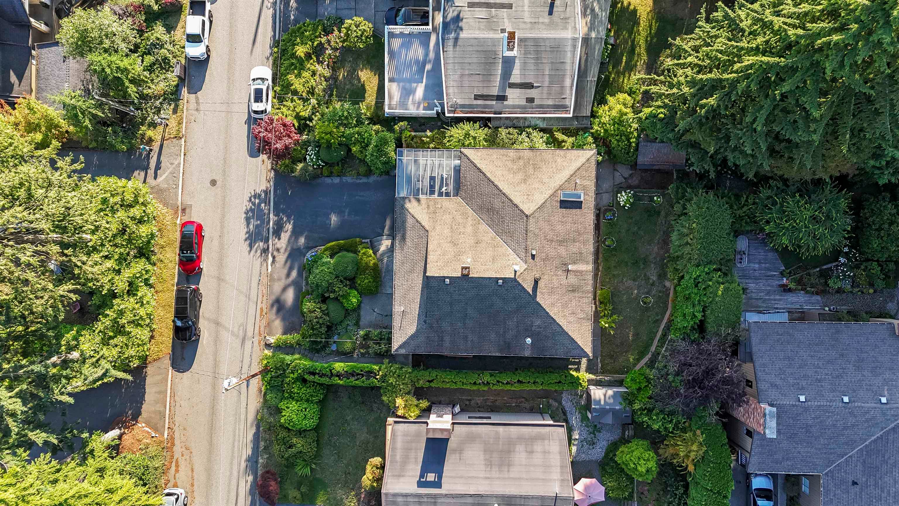212 W Balmoral Road, North Vancouver, V7N 2T8 — photo 2