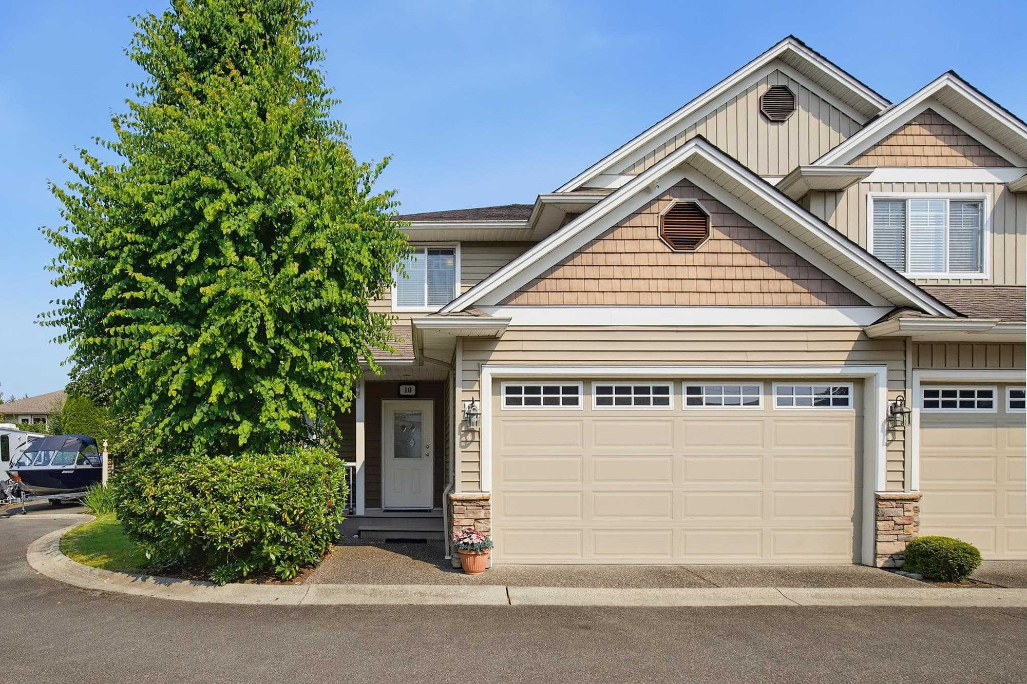 10 - 32849 Egglestone Avenue, Mission, V2V 7S1 — photo 1