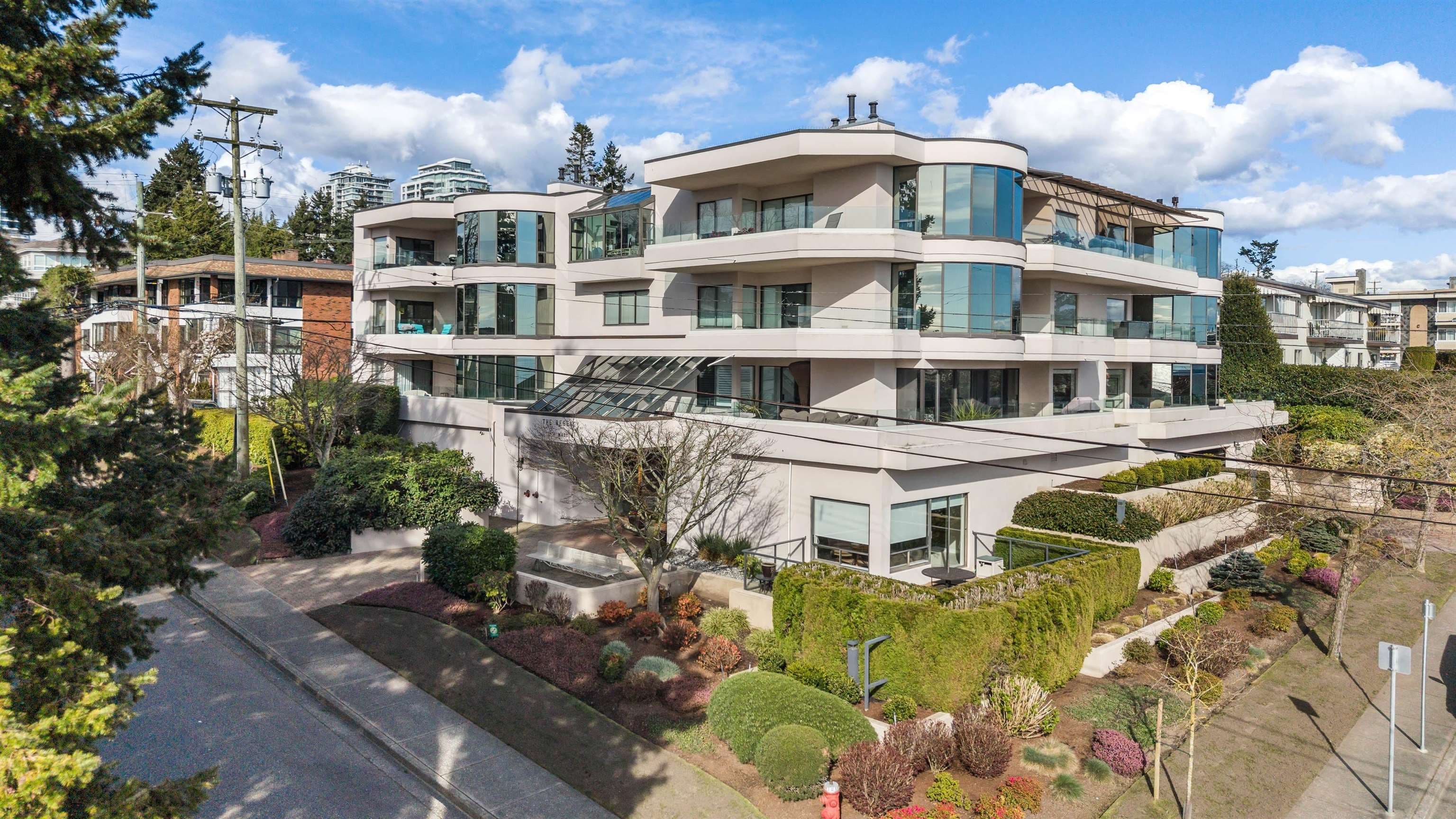 302 - 1250 Martin Street, White Rock