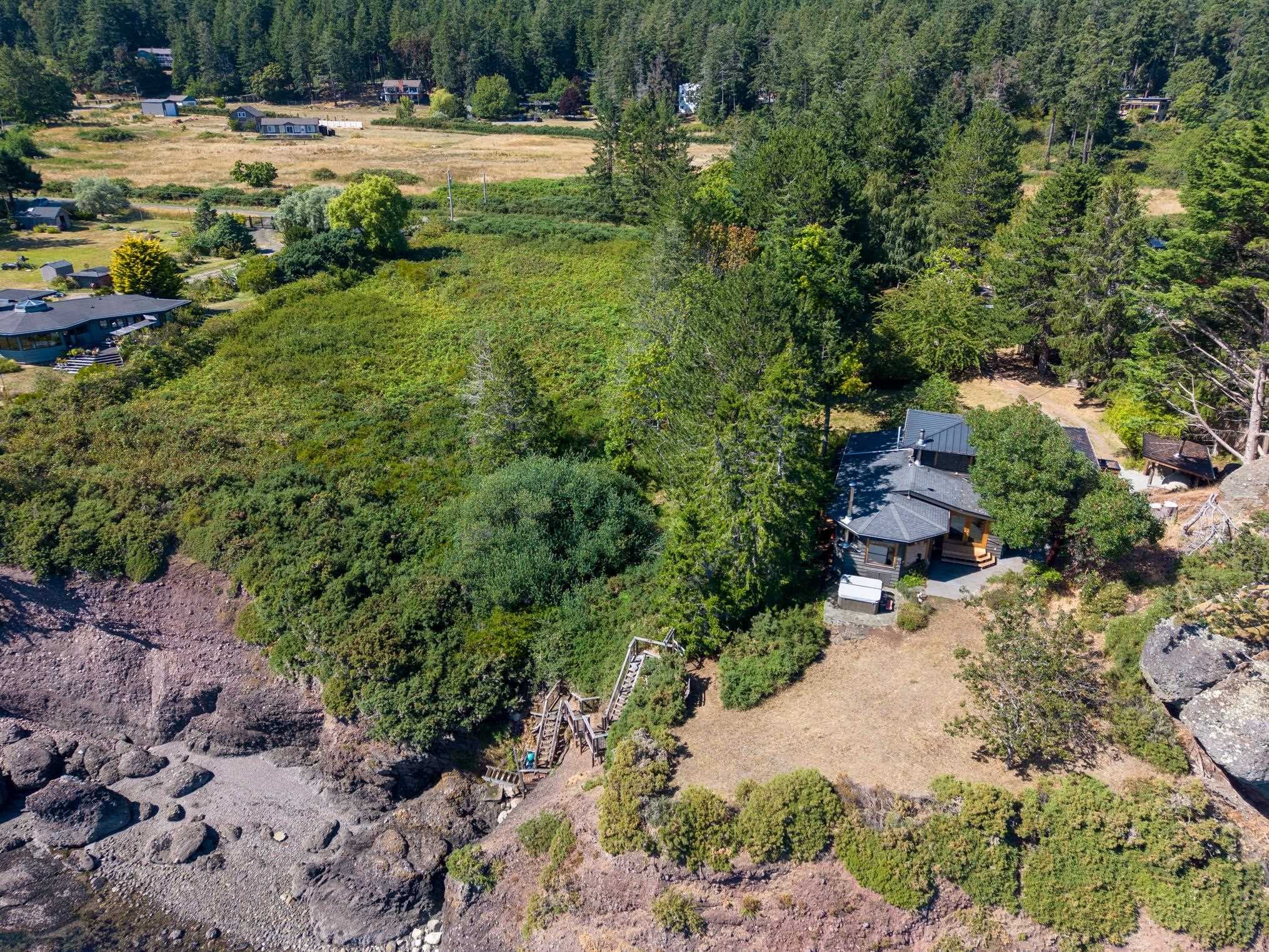 9919 Southlands Drive, Pender Island, V0N 2M3 — photo 2