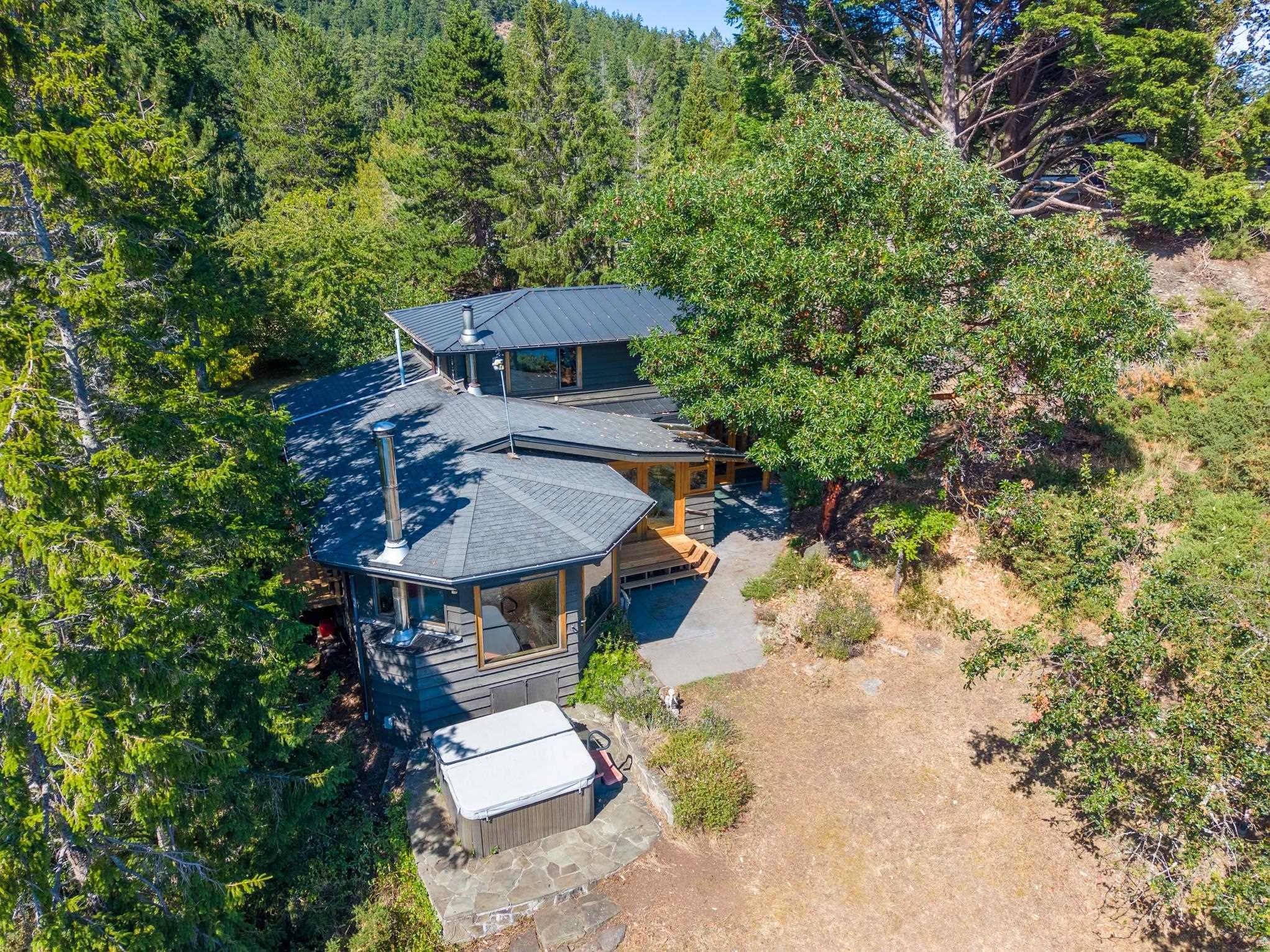 9919 Southlands Drive, Pender Island, V0N 2M3 — photo 3
