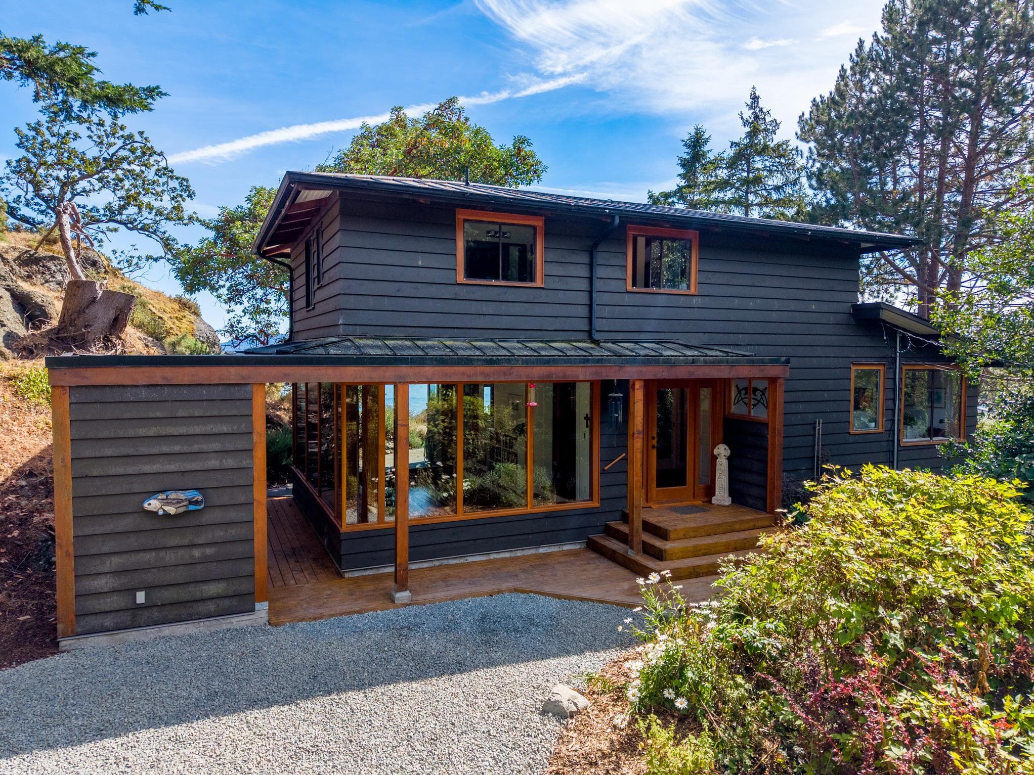 9919 Southlands Drive, Pender Island, V0N 2M3 — photo 5