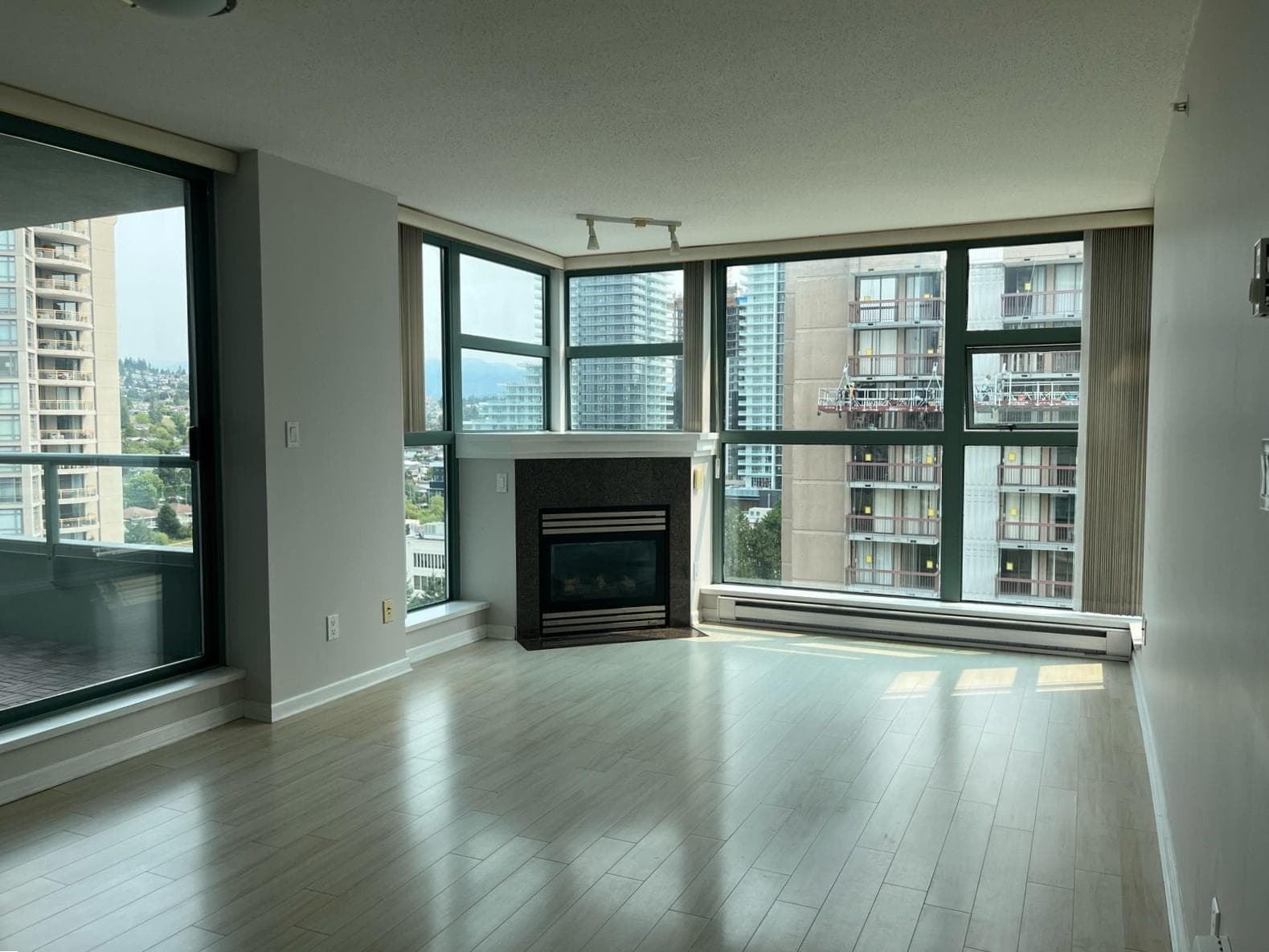 1606 - 4380 Halifax Street, Burnaby