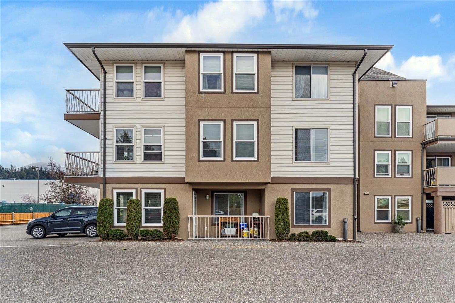 111 - 45702 Watson Road, Chilliwack, V2R 3E6 — photo 1