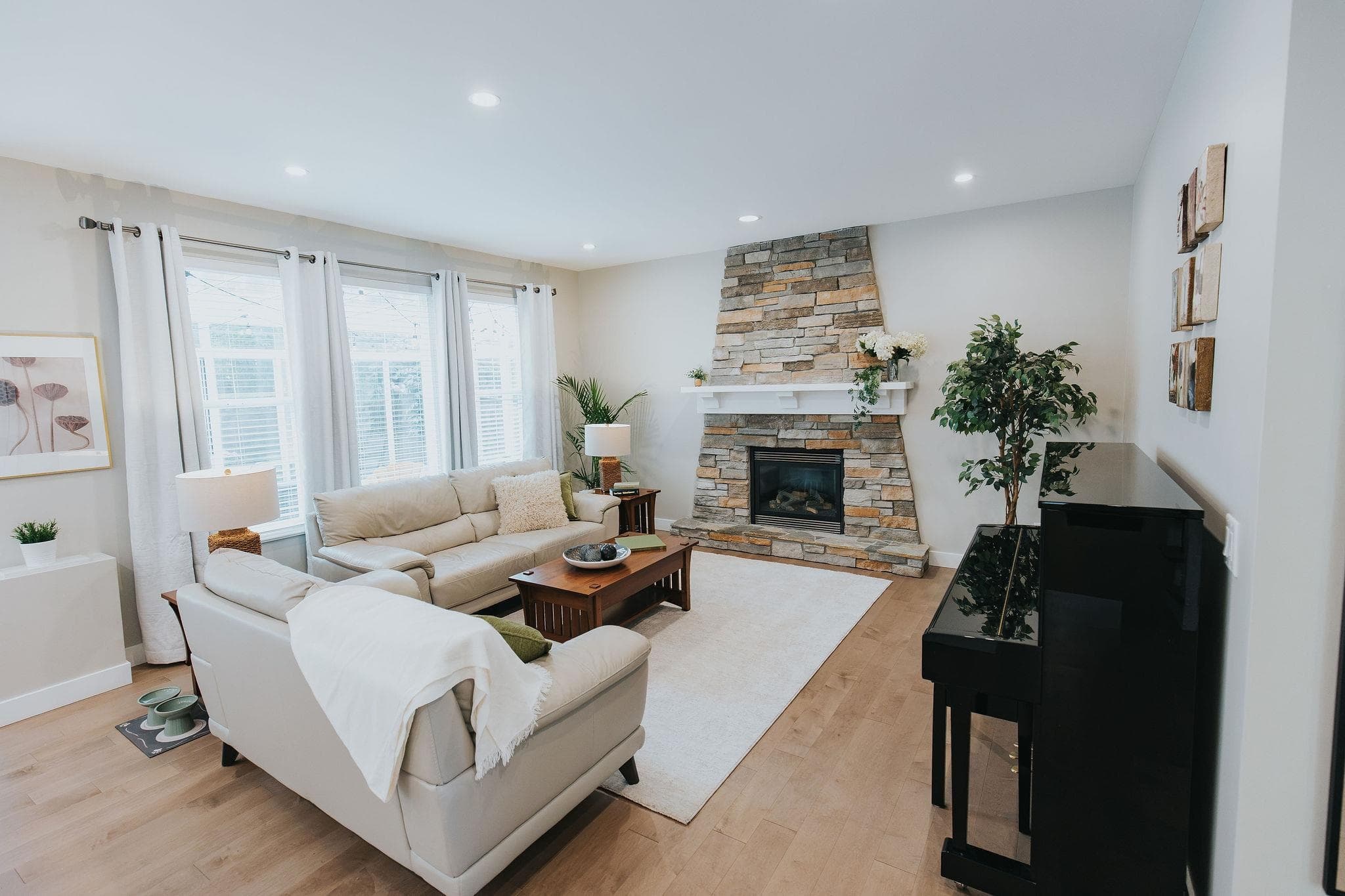 164 Sycamore Drive, Port Moody, V3H 0C5 — photo 2