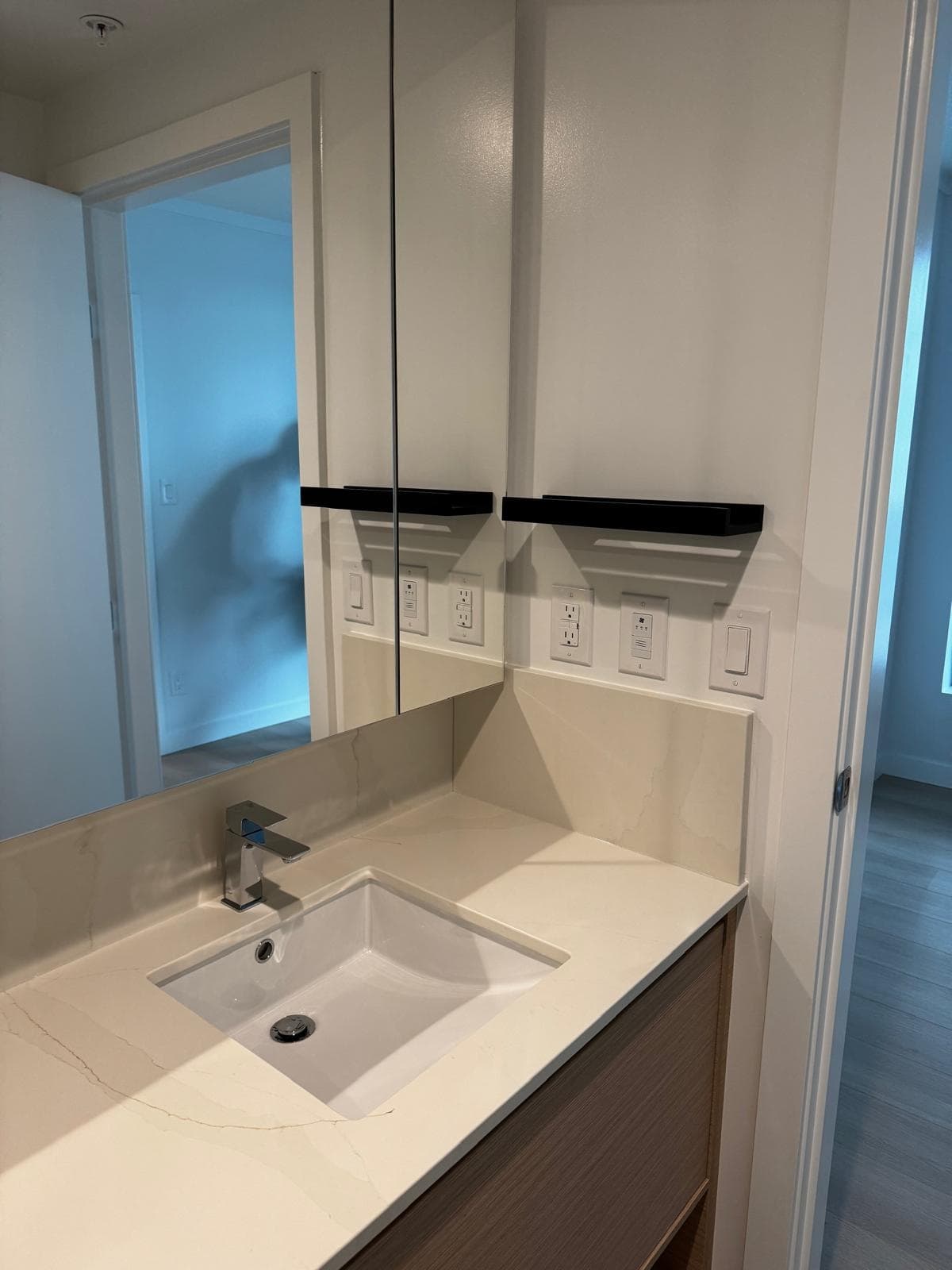704 - 13725 George Junction, Surrey, V6E 2Y3 — photo 5